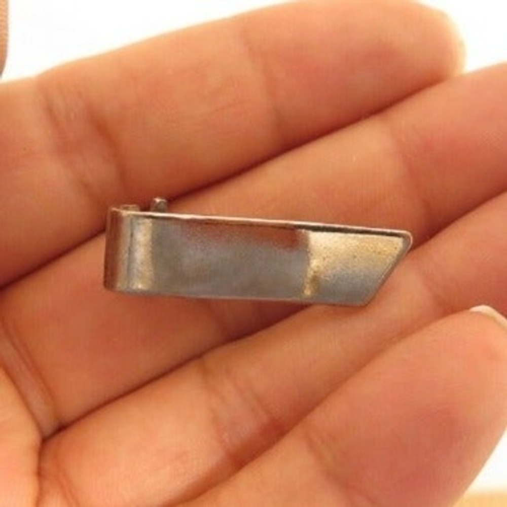 Small Wavy Simple Silver Toned Pin